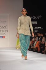 Model walk the ramp for nandita thirani and payal singhal show at Lakme Fashion Week Day 1 on 3rd Aug 2012 (53).JPG